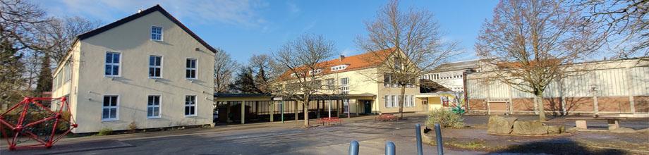 Panorama-Ansicht der Schule